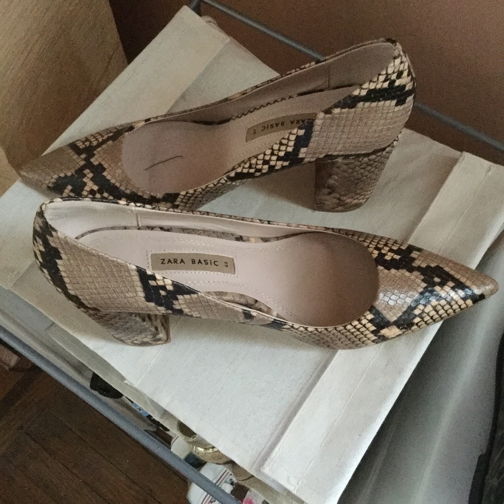 Zara Python Pointed Toe Pumps New Never Worn - image 1